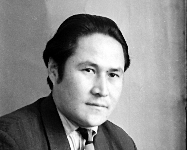 Электронная выставка «Бүгін менің туған күнім, ой пәлі-ай», посвященная 90-летнему юбилею известного казахского поэта и переводчика Мукагали Макатаева